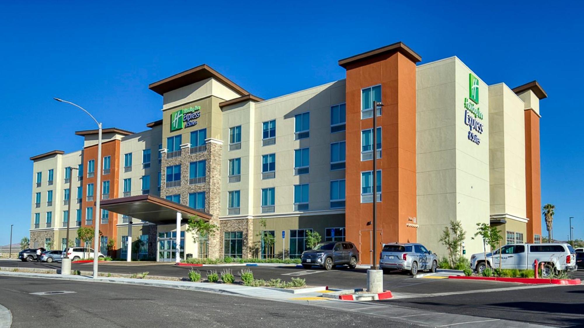 Holiday Inn Express & Suites Ridgecrest - China Lake By Ihg Екстер'єр фото