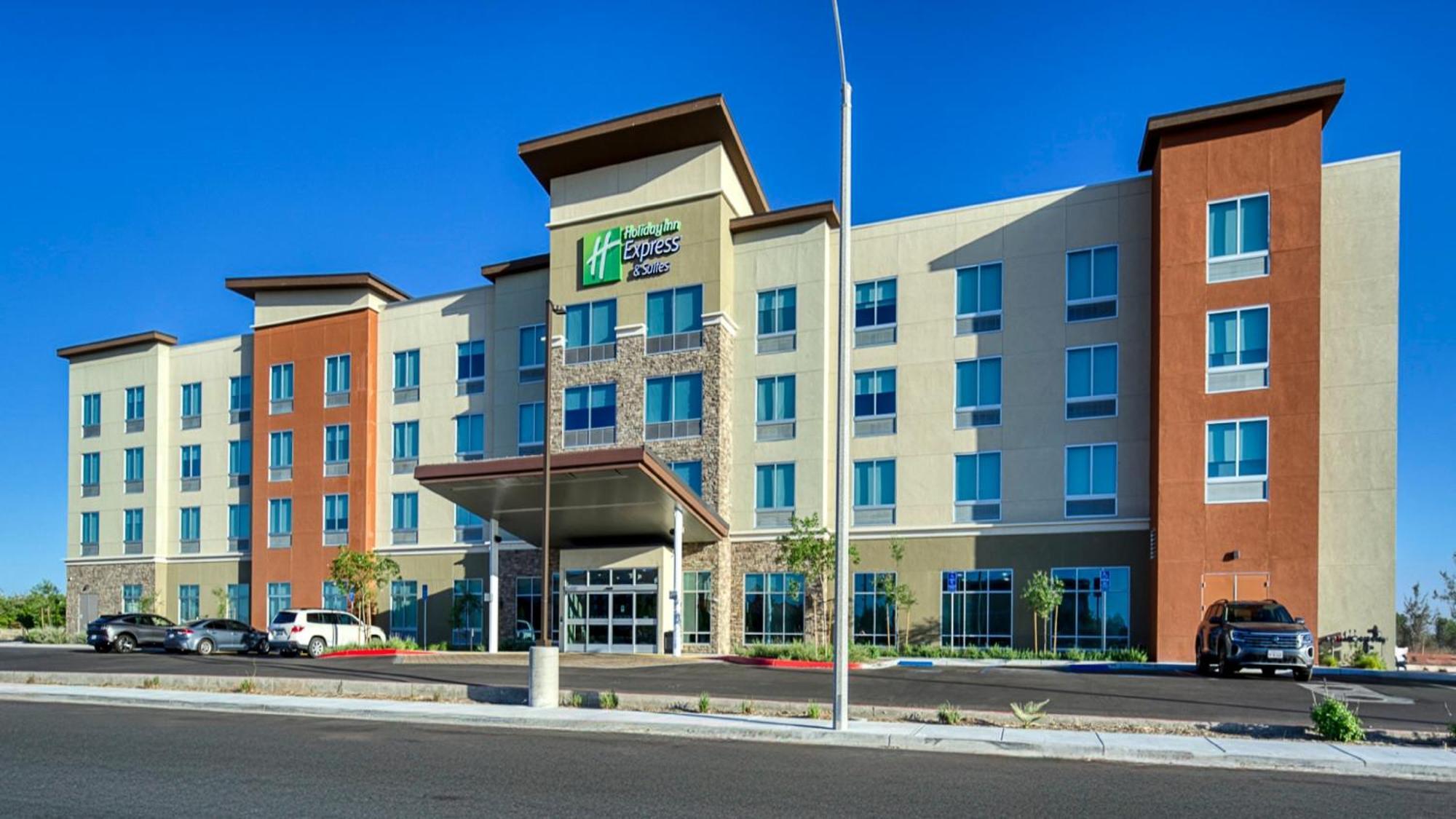 Holiday Inn Express & Suites Ridgecrest - China Lake By Ihg Екстер'єр фото