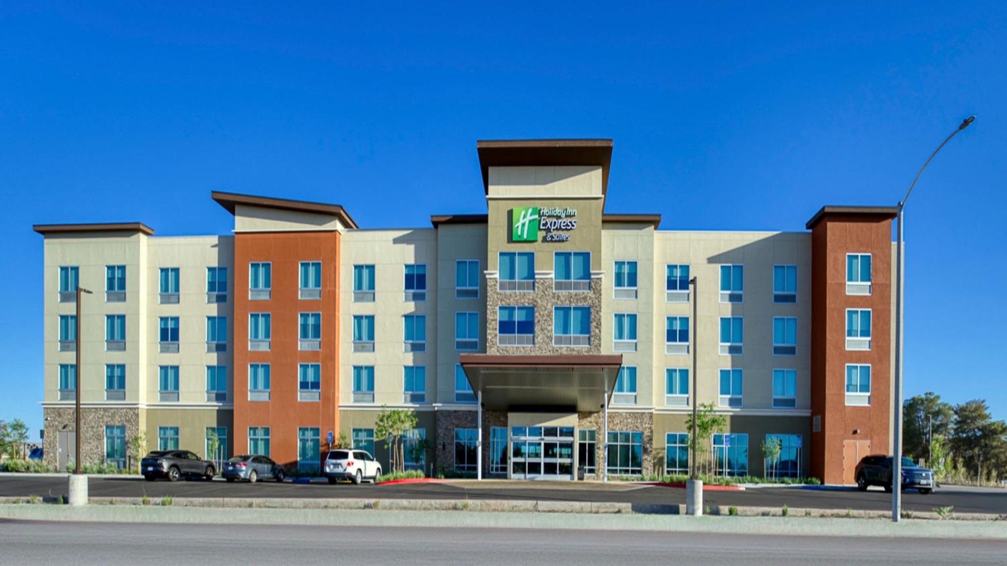 Holiday Inn Express & Suites Ridgecrest - China Lake By Ihg Екстер'єр фото